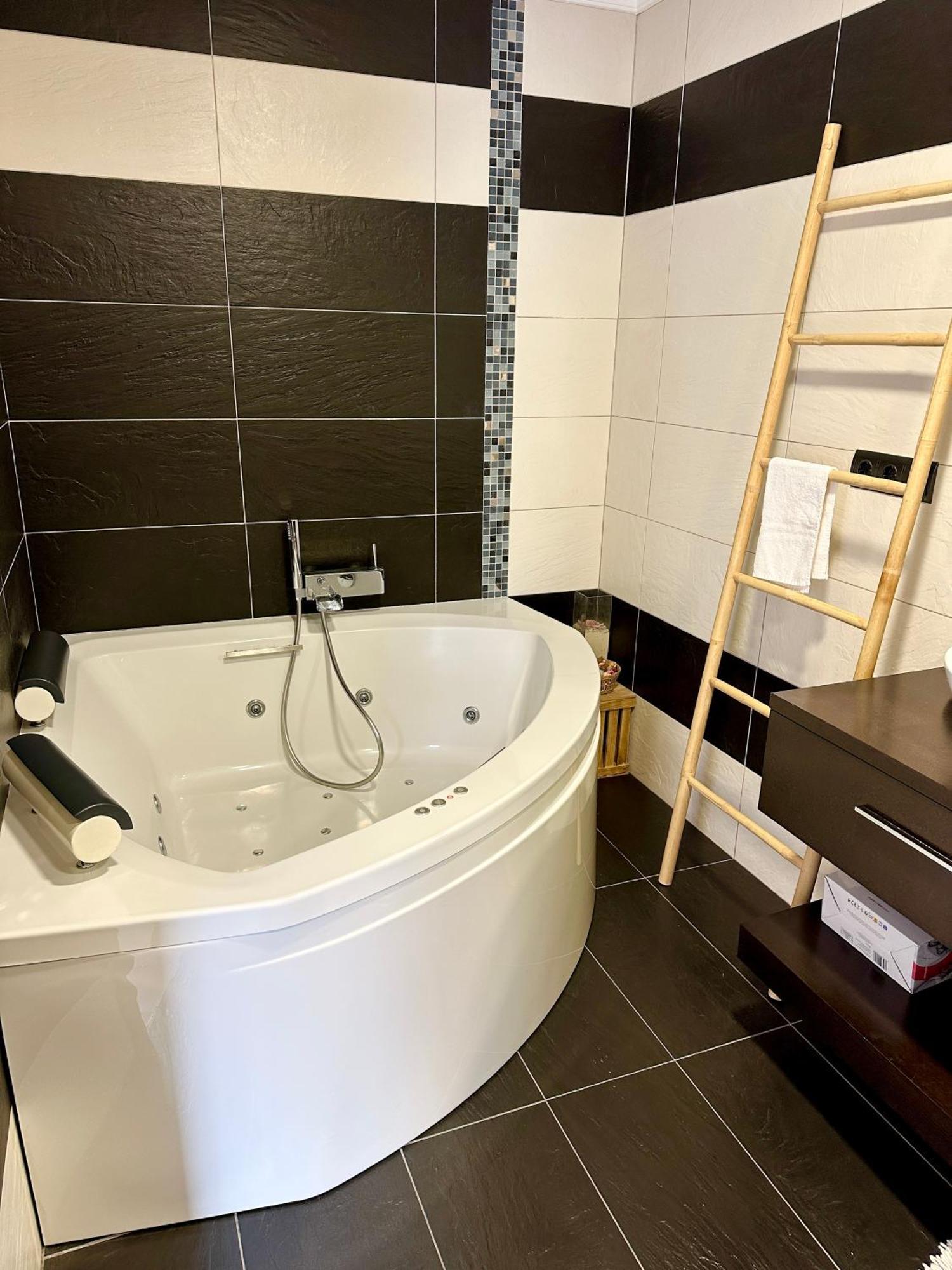 Casa Con Jacuzzi Y Piscina Con Vistas Al Castillo Corbera de Alcira Εξωτερικό φωτογραφία